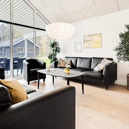 16 Person In Vaeggerlose * Bøtø By