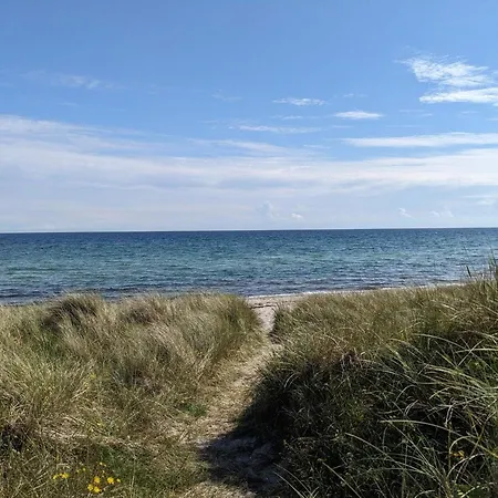 16 Person In Vaeggerlose Bøtø By
